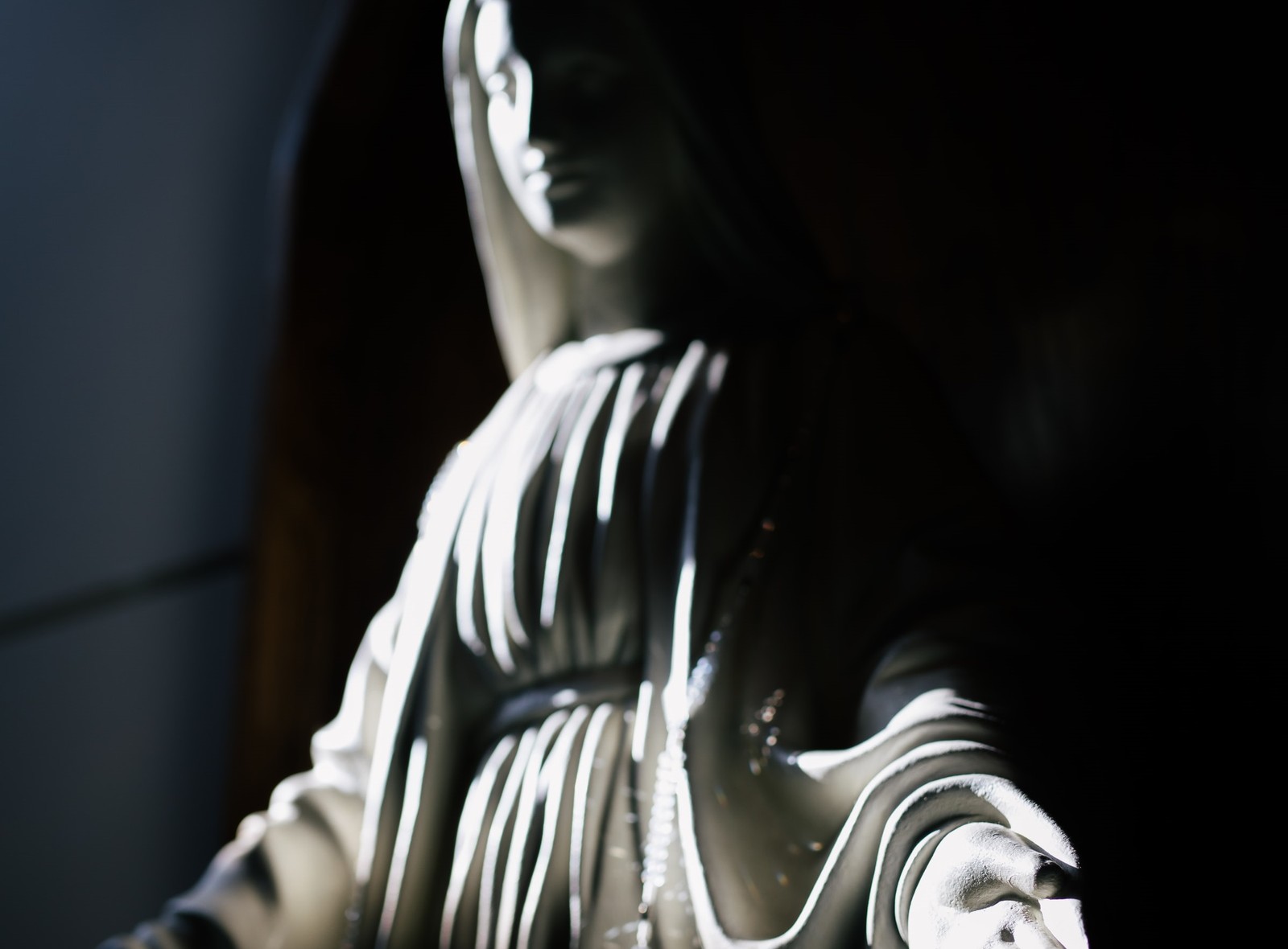 Marienfigur, Foto: Grant Whitty auf Unsplash